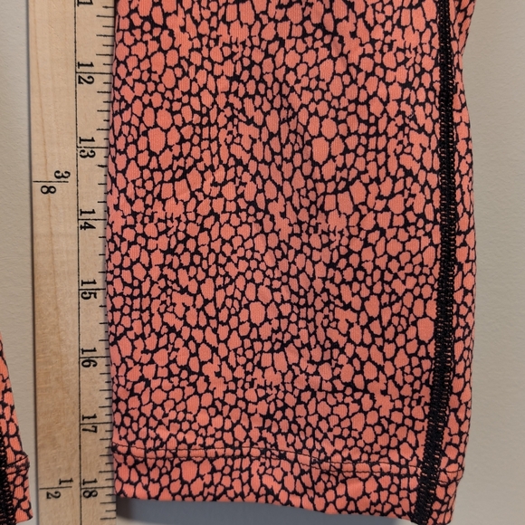 Nike Capri Leggings Dri Fit Womens Pink Printed Relay Size Small NWOT Fast Ship - Picture 10 of 16